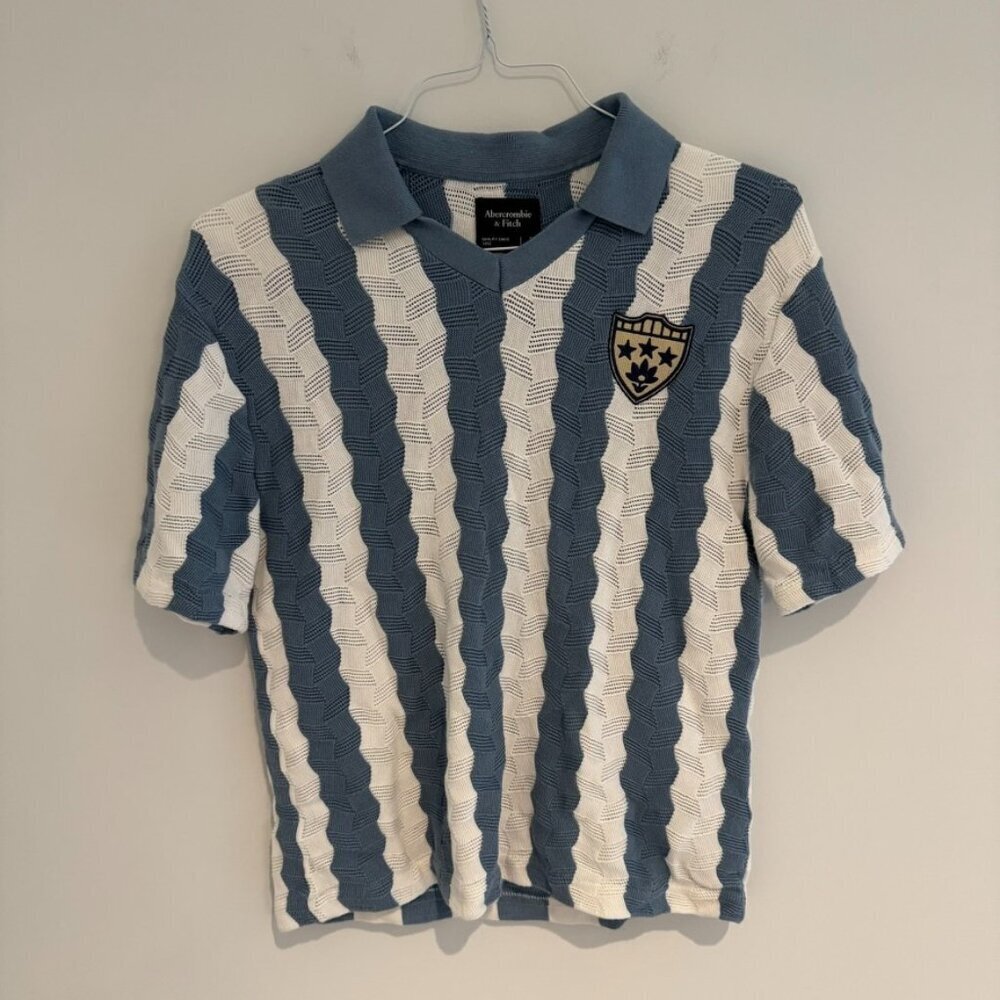 Abercrombie & Fitch Blue and White Soccer Shirt Size Small Like New